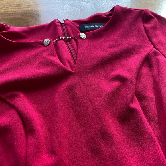 Ivanka Trump Dress size 2. Bell sleeves - Picture 4 of 5